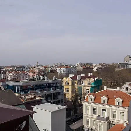 Sunny Place ~ City Center With Terrace Апартаменты Варна